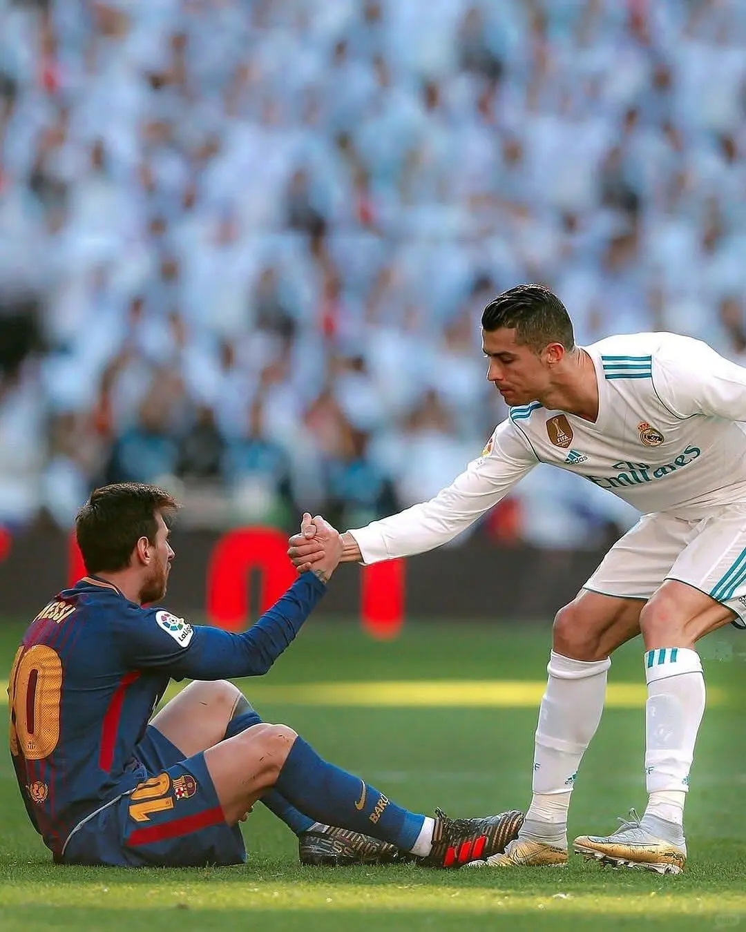 WeChat背景图｜一些经典照片—#梅西#C罗#皇马#曼联