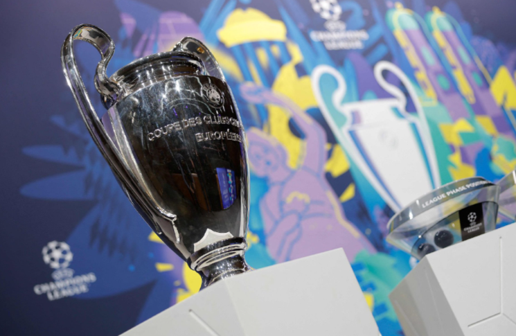 欧冠丨巴萨7比2屠杀纽卡晋级八强，拉菲独造4球，英超又遭历史级羞辱